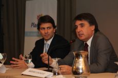 Diosque, Secretario de Promoci�n y Programas Sanitarios del Ministerio de Salud de la Naci�n, junto con el Coordinador Nacional del Plan Nacer, Sabignoso.